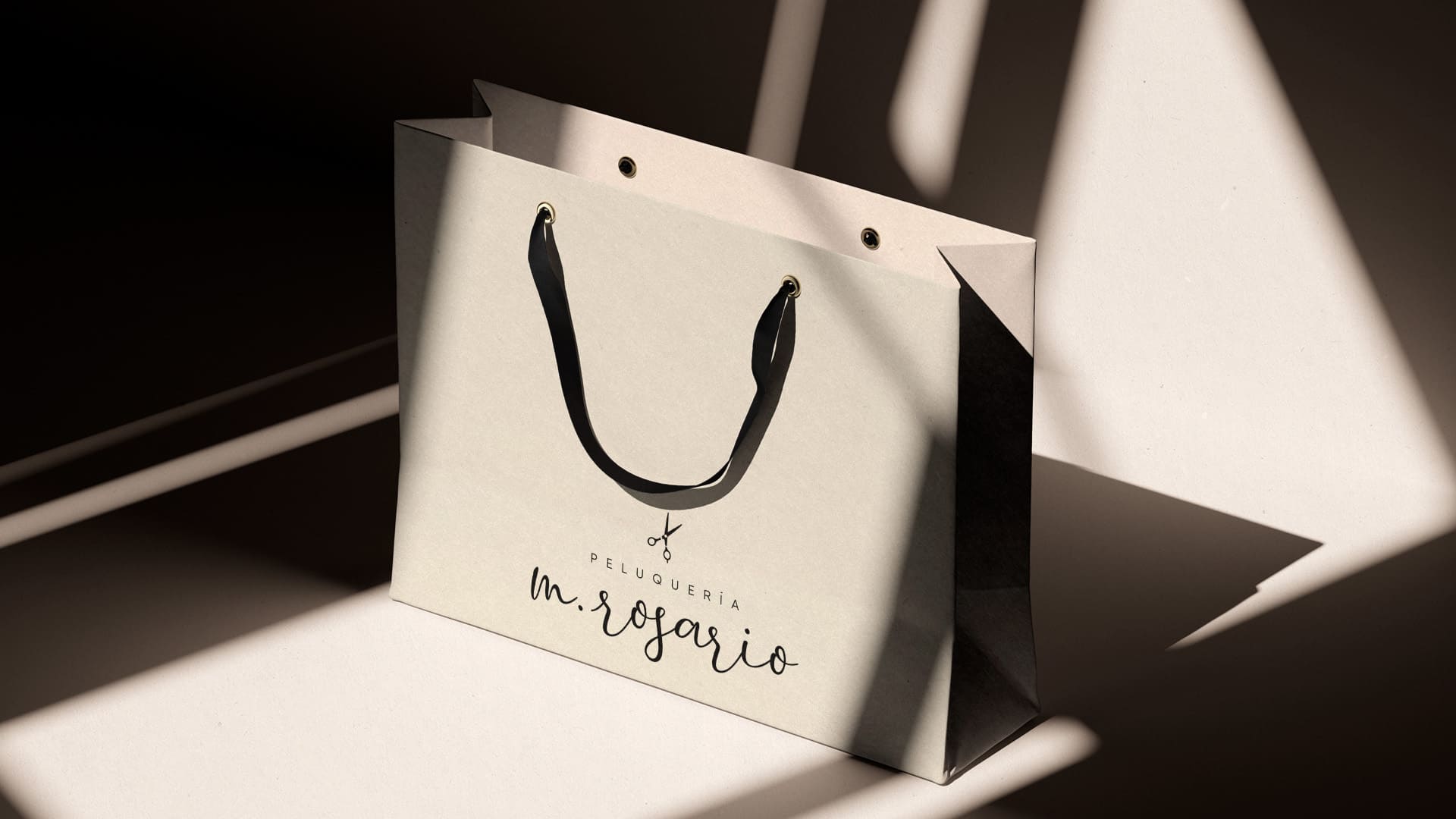 Diseño bolsa para la identidad corporativa de una peluquería