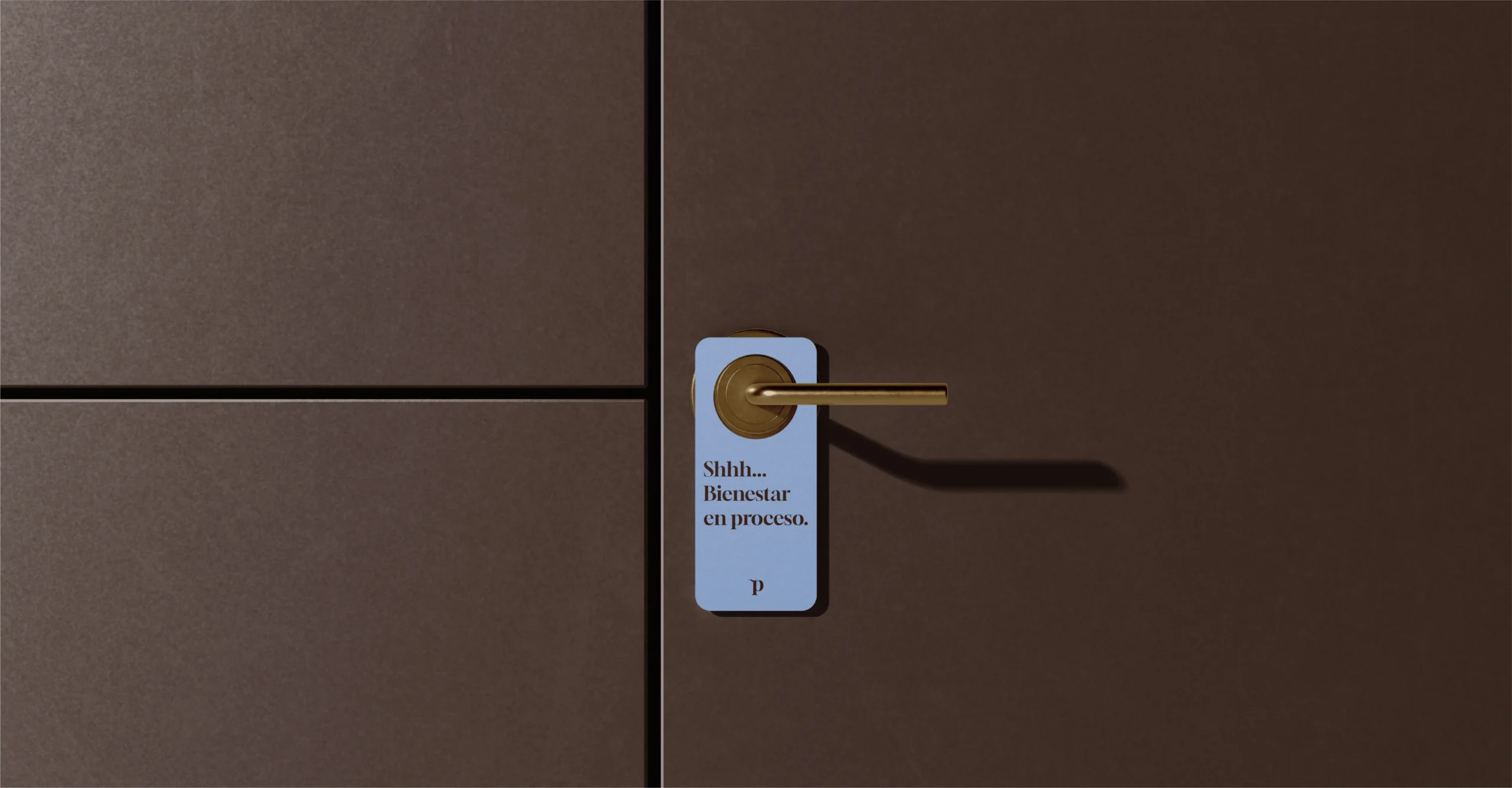 Diseño tarjeta colgador de puertas The Petelier