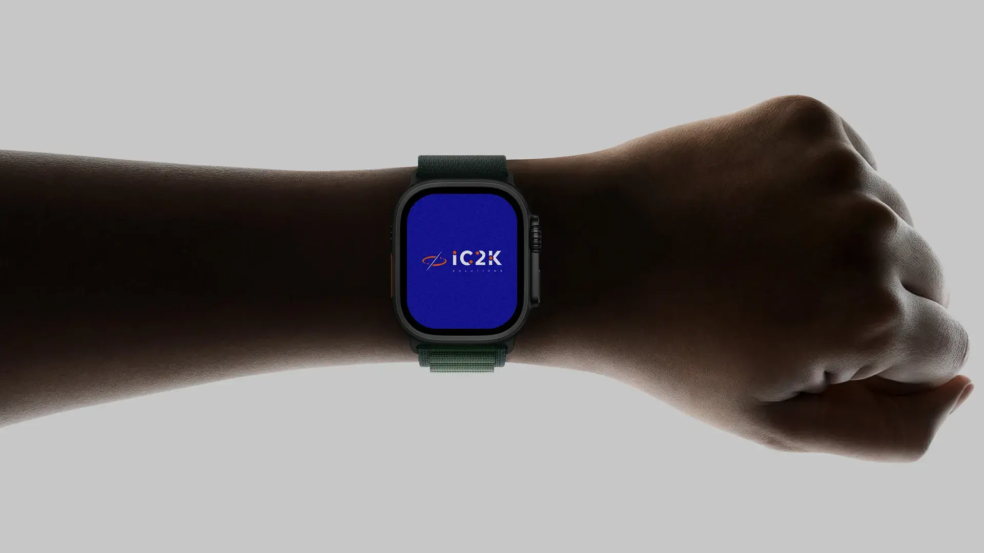 Diseño del logotipo en reloj digital para IC2K